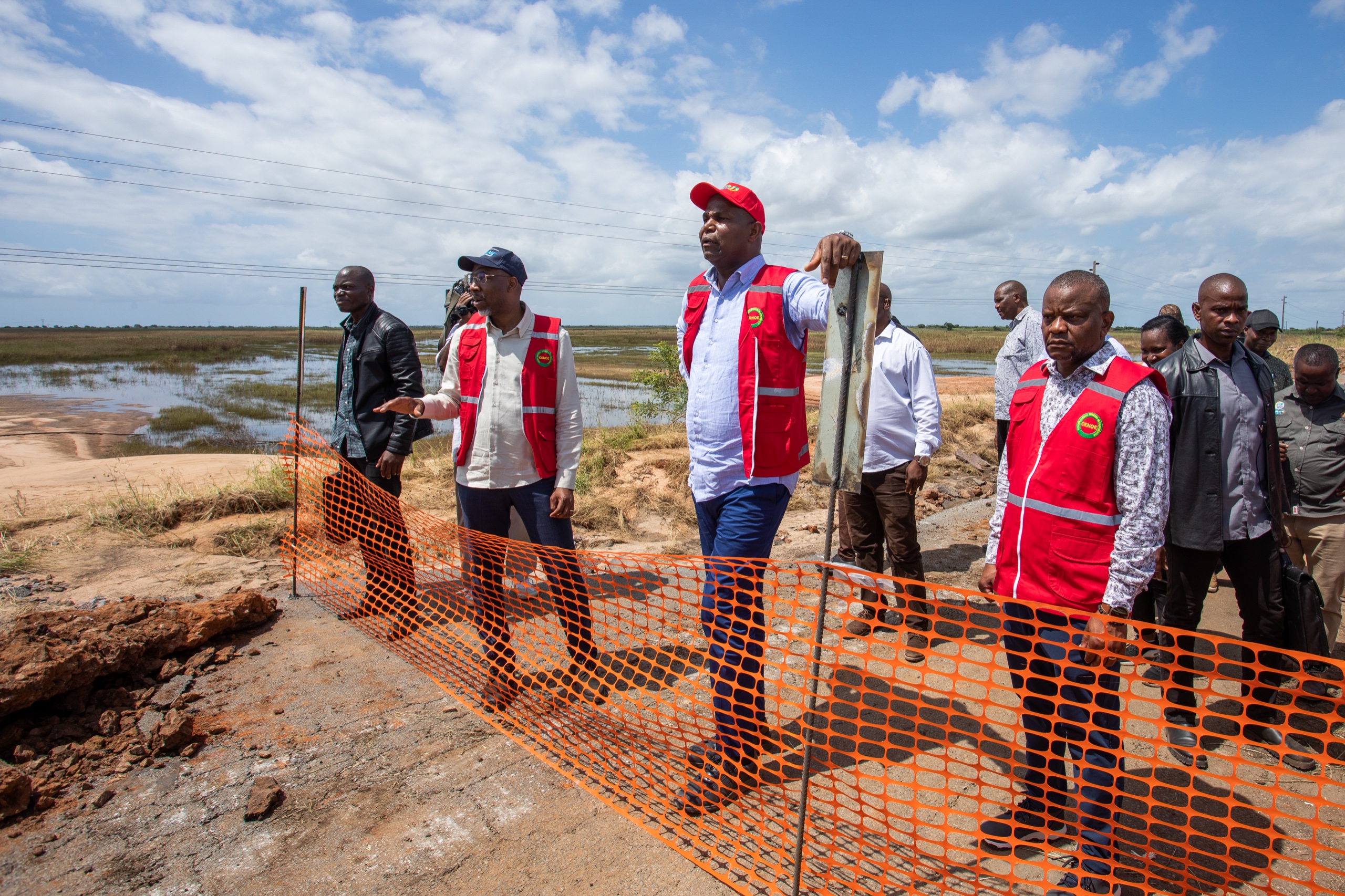 Presidente Chapo avalia situação da EN1 e centros de acolhimento em Manhiça e Marracuene